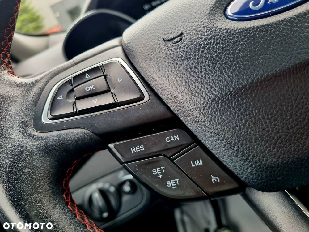 Ford Kuga 1.5 EcoBoost 2x4 ST-Line - 18