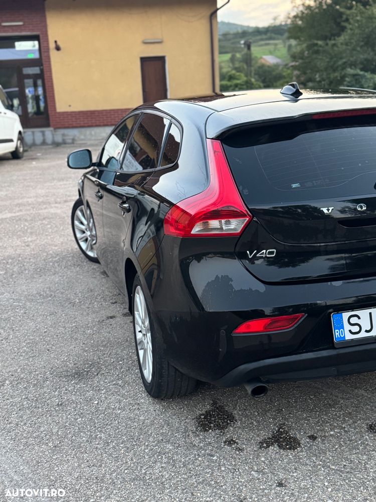 Volvo V40 T2 Momentum - 5