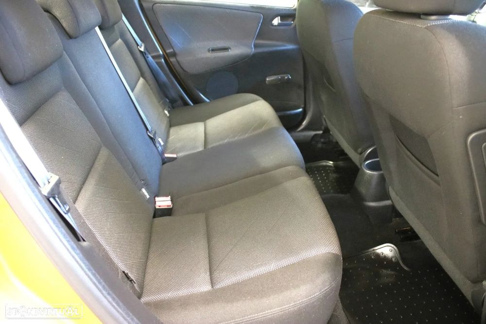 Peugeot 207 1.6 HDi Premium - 4