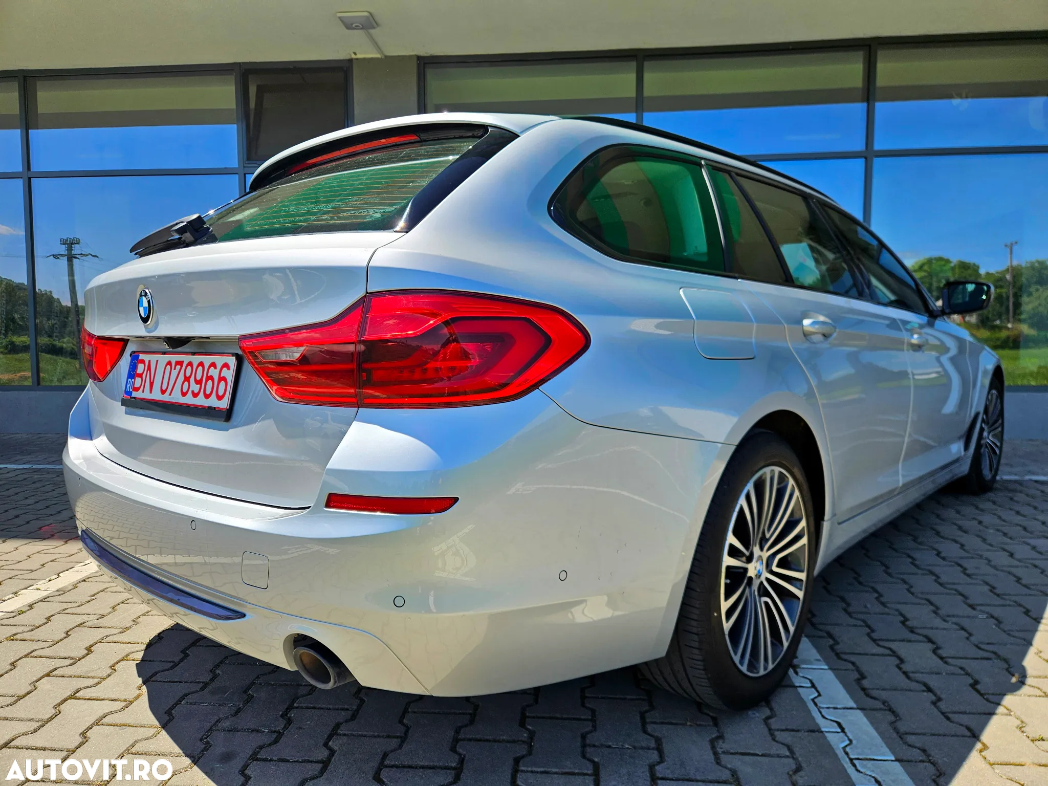 BMW Seria 5 520i Touring Aut. Sport Line - 3