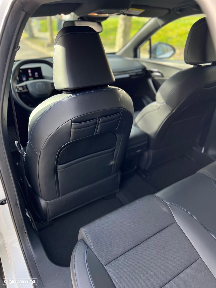 MG MG4 64 kWh Luxury - 5