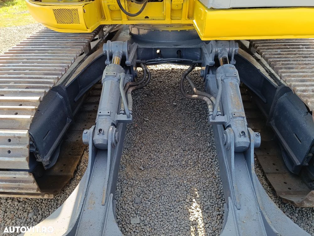 New Holland E135 SR - 8