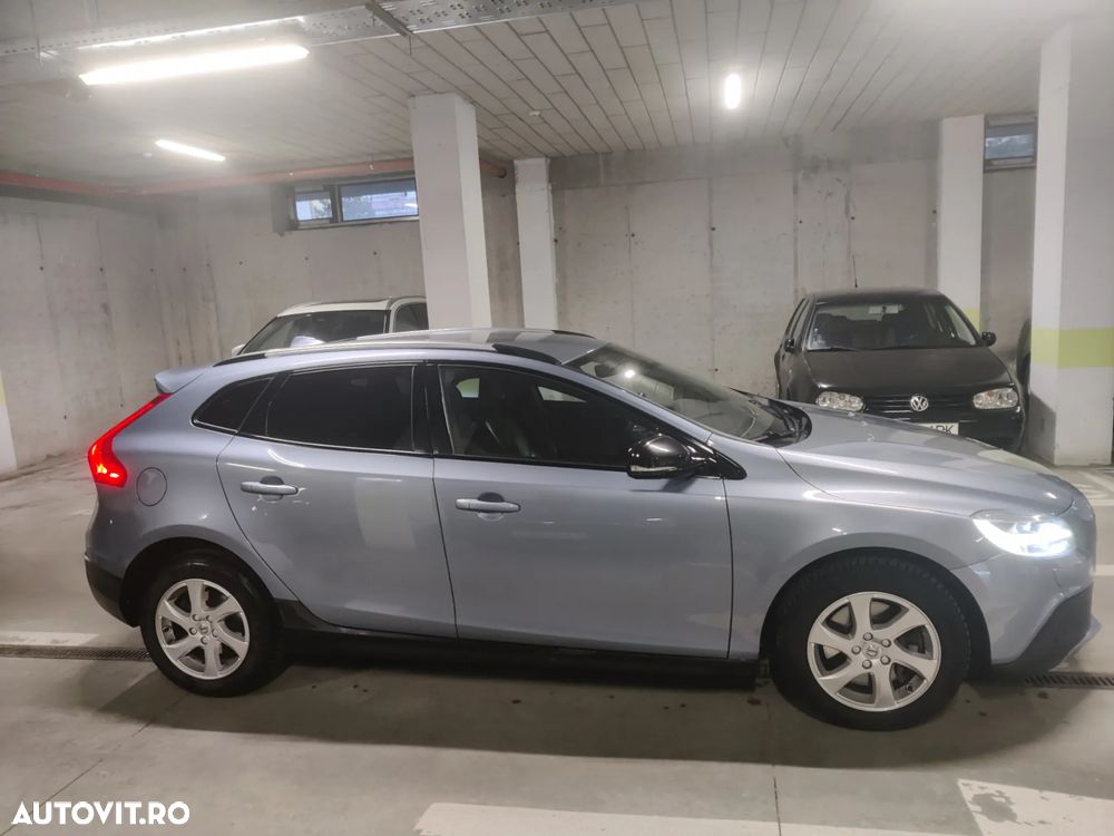 Volvo V40 T5 VEA AWD Aut Momentum - 4