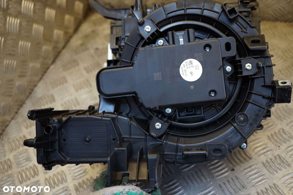 WENTYLATOR DMUCHAWA WNĘTRZA YARIS CROSS 87010-K0330 TOYOTA 2020- - 4