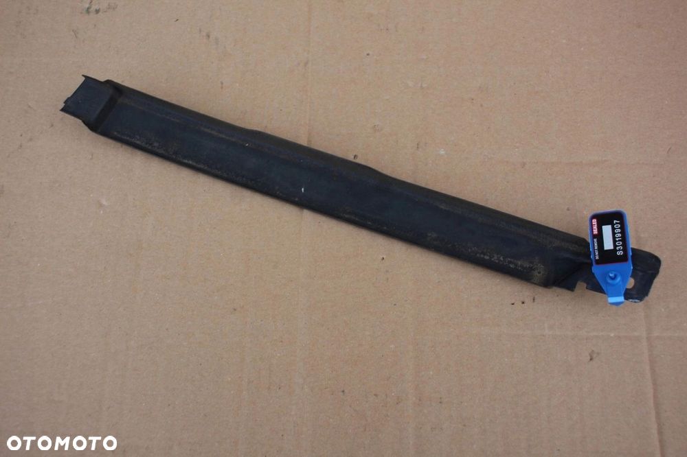 Listwa pod lampę PRAWY PRZÓD Audi 100 A6 C4 4A0853208L kolor LZ5L - 2