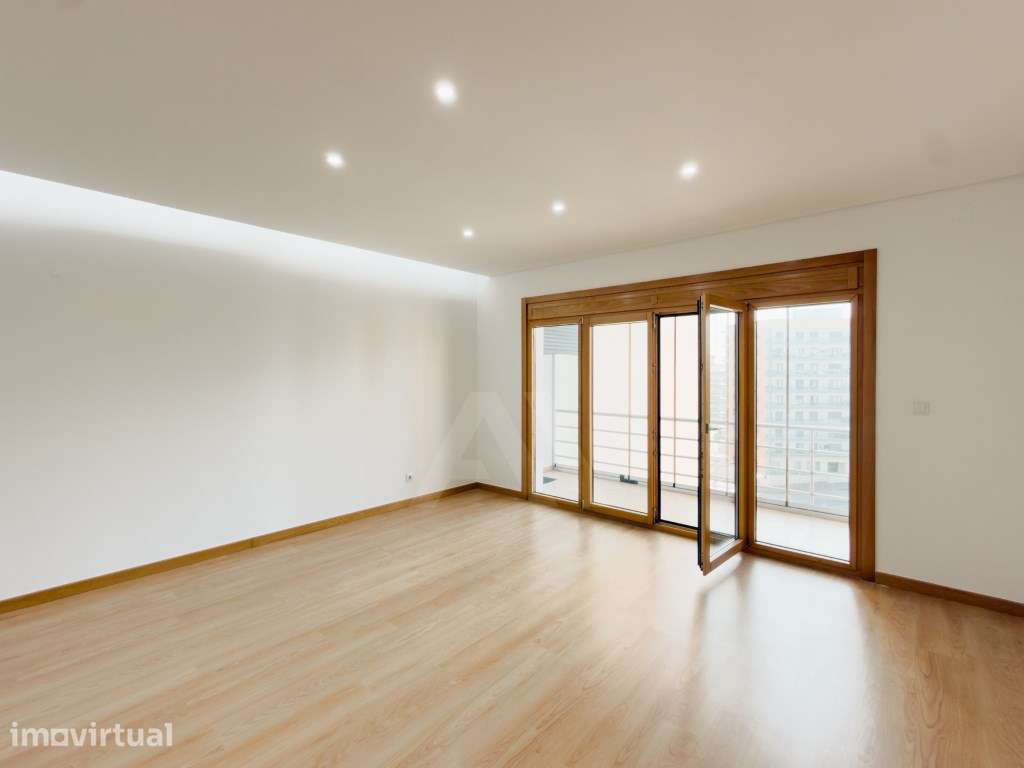 Apartamento T3 nas Colinas do Cruzeiro com Garagem - Grande imagem: 3/38