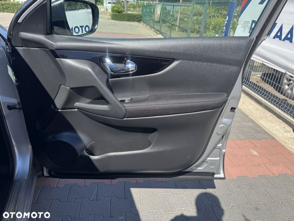 Nissan Qashqai 1.2 DIG-T N-Connecta EU6 - 11