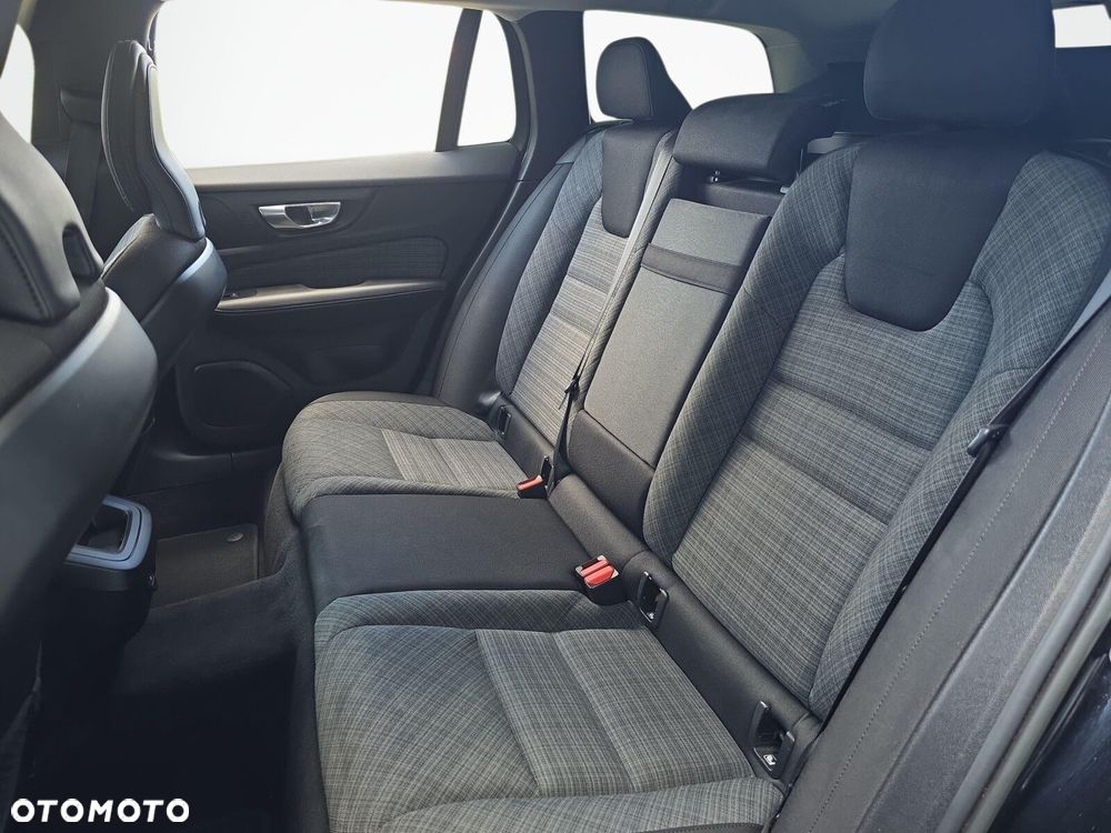 Volvo V60 B3 B Momentum Core - 25