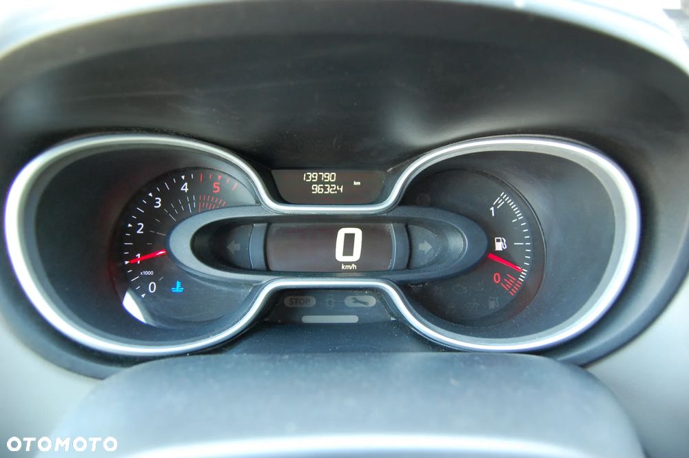 Renault Trafic Vivaro NV300 - 29