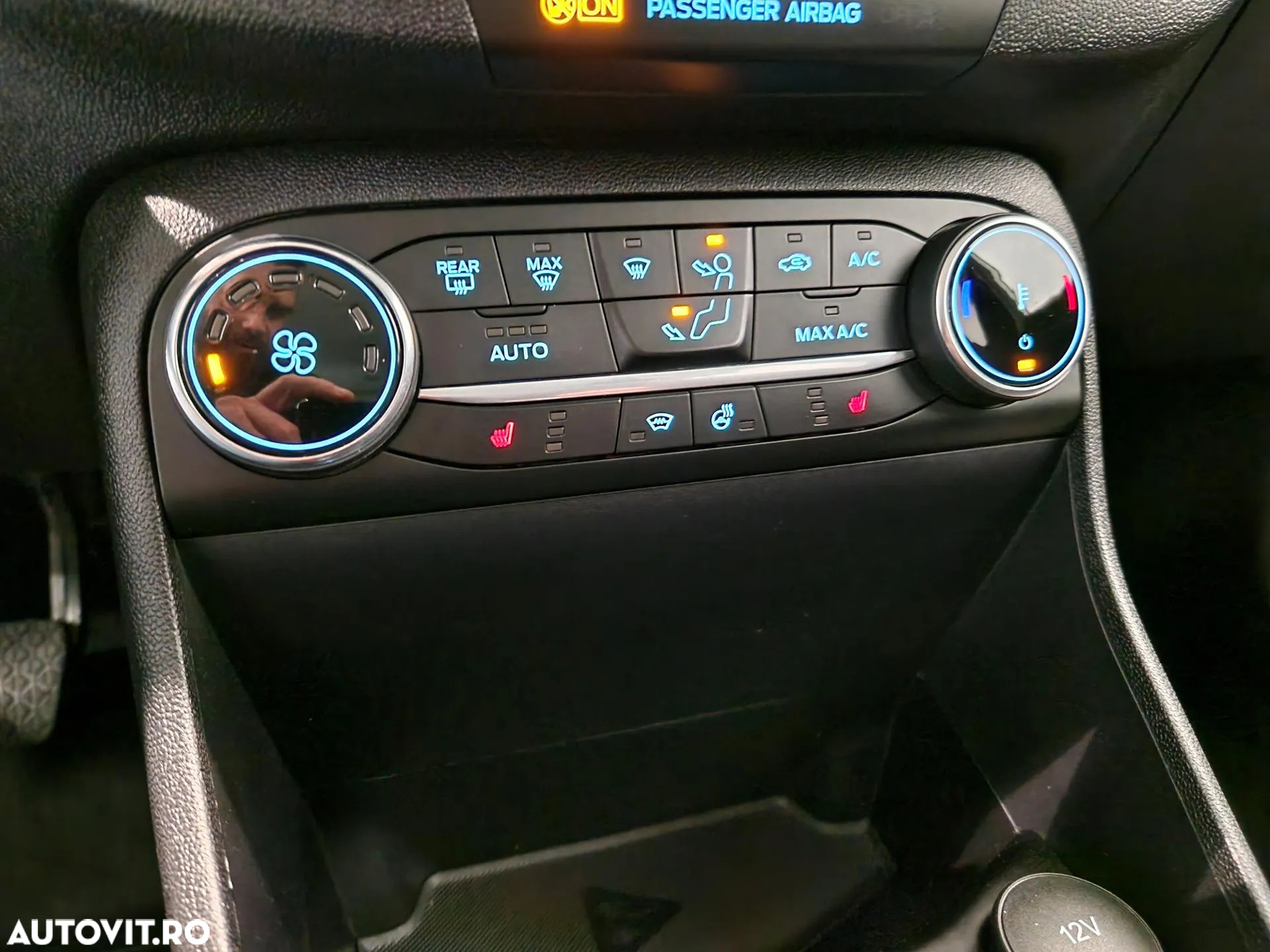 Ford Fiesta 1.0 EcoBoost 7DCT mHEV Titanium - 26