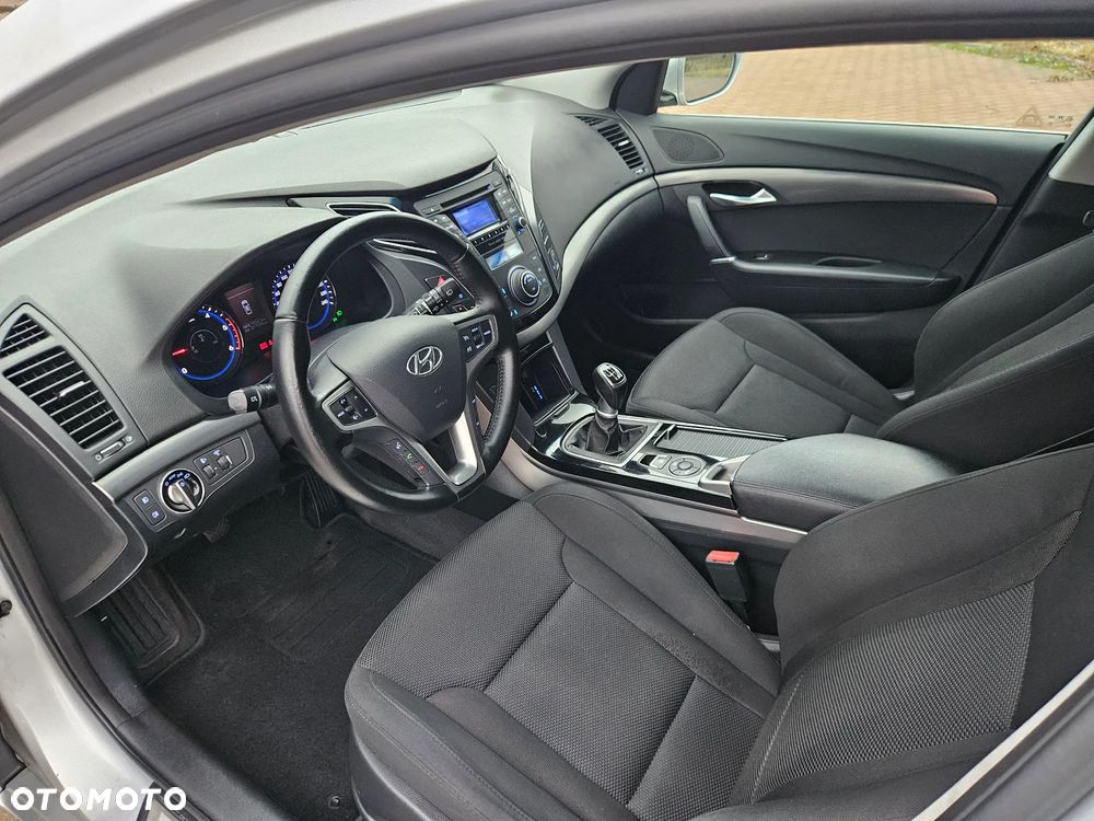 Hyundai i40 Kombi 1.7 CRDi Premium - 8