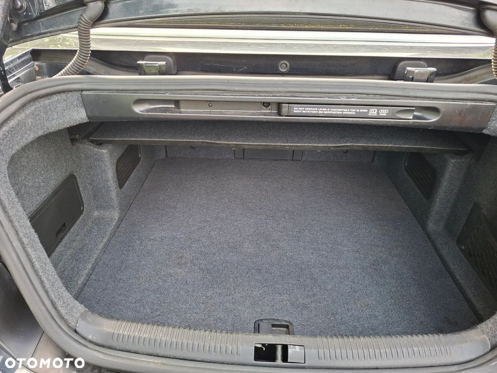 Audi A4 Cabrio 2.5 TDI - 13