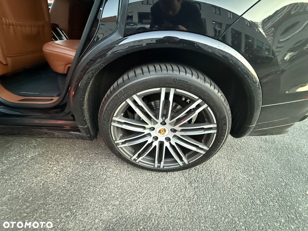 Porsche Cayenne Diesel Platinum Edition - 9