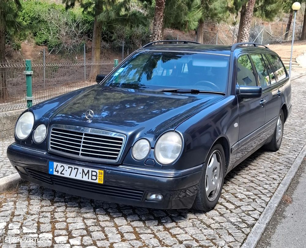 Mercedes-Benz E 220 - 1