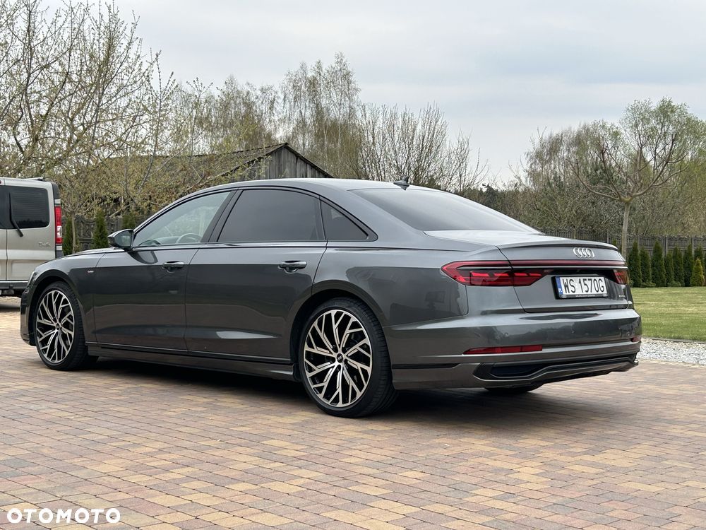 Audi A8 - 4