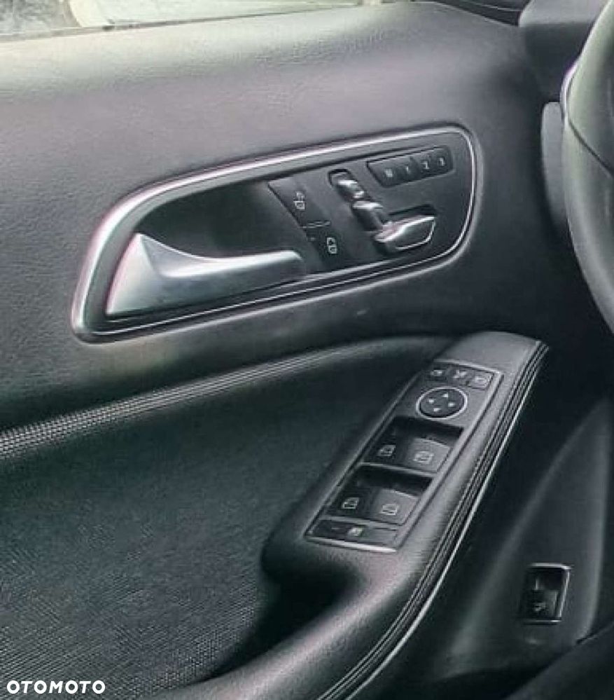 Mercedes-Benz GLA - 10