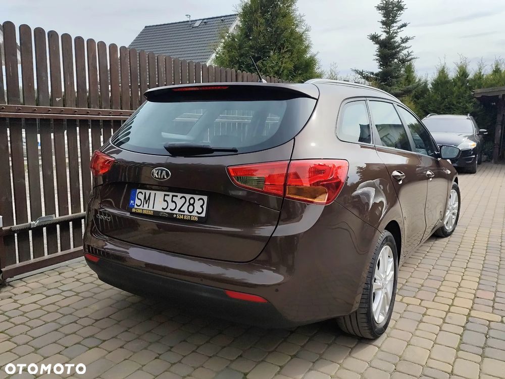 Kia Ceed 1.6 GDI Dream Team Edition - 14