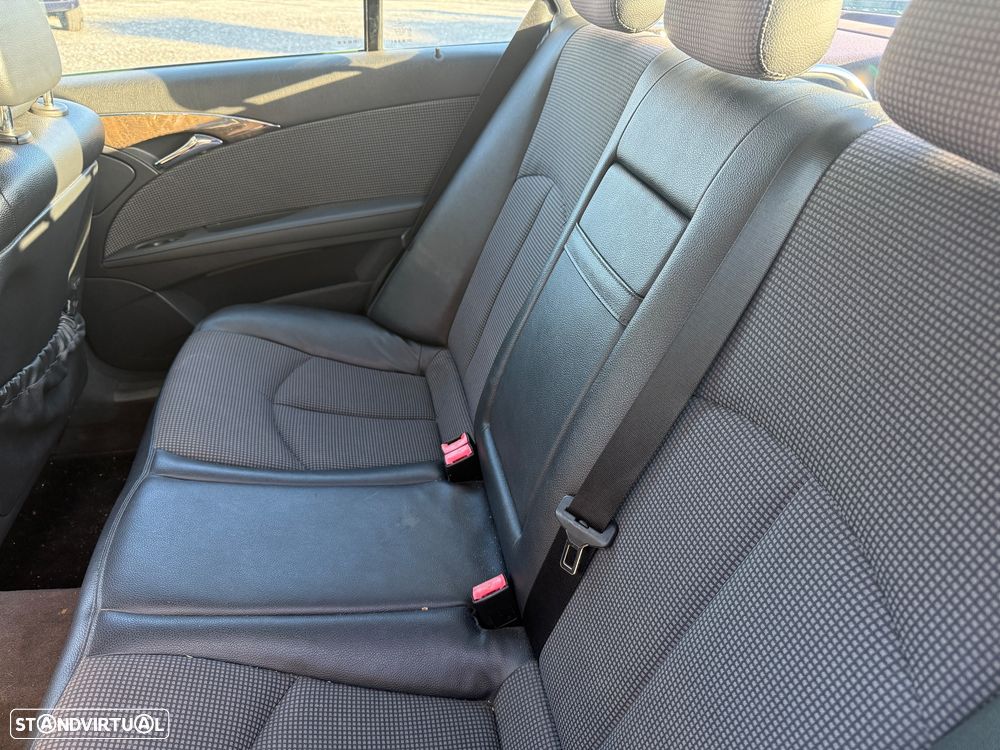 Mercedes-Benz E 220 CDI Avantgarde Aut. - 25