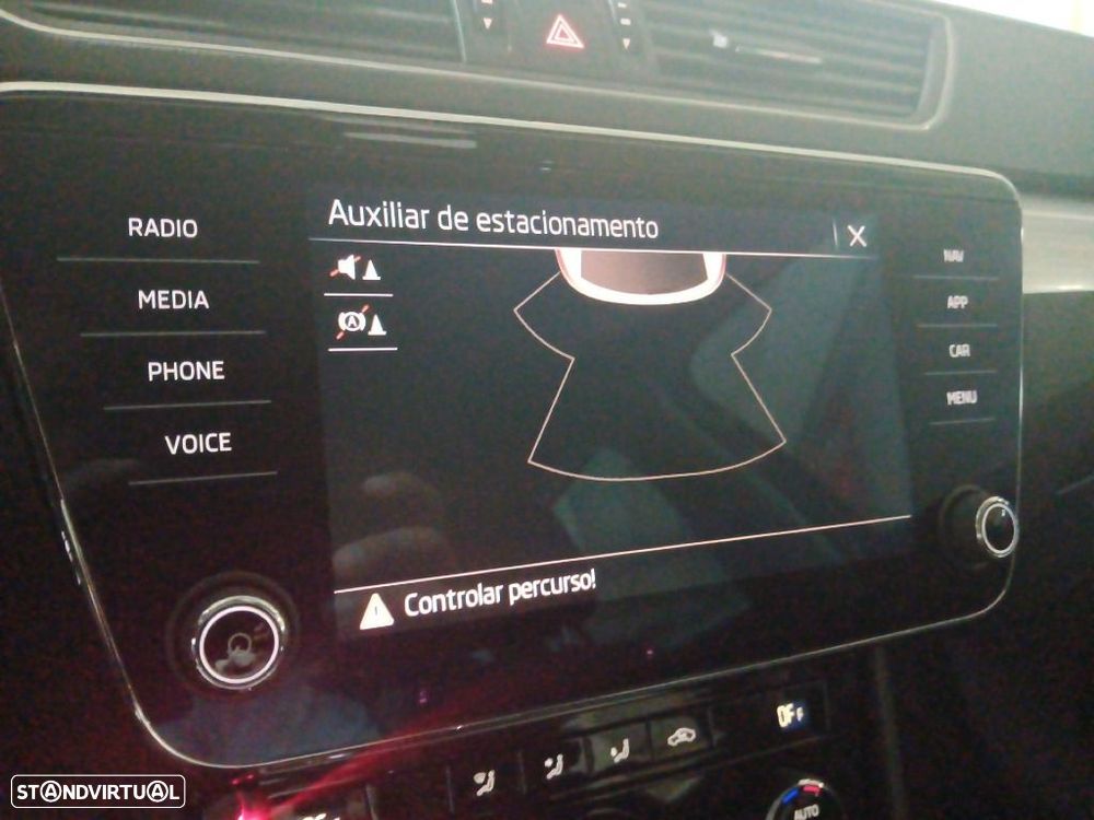 Skoda Superb Break 2.0 TDI DSG - 26