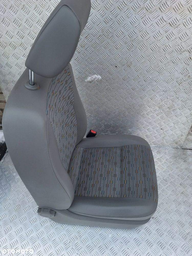 FOTEL PRAWY PRZÓD PASAŻERA VW TRANSPORTER T5 LIFT CARAVELLE - 4