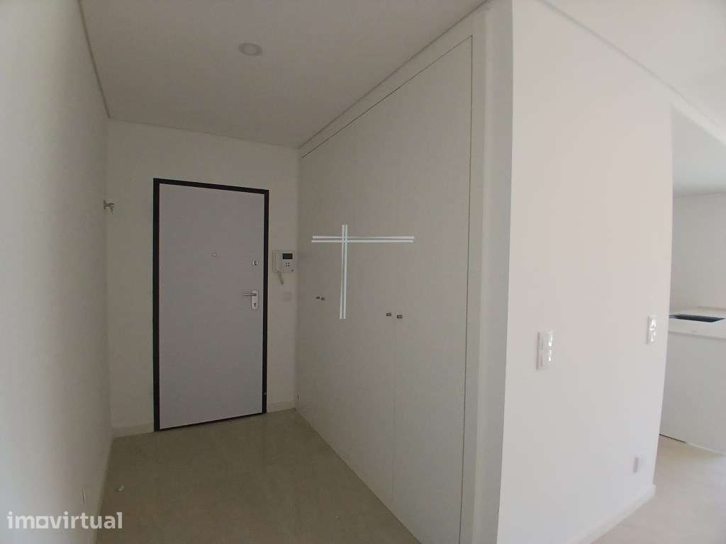 Apartamento T2, com parqueamento para 1 carro e arrecadação - Quint... - Grande imagem: 3/25