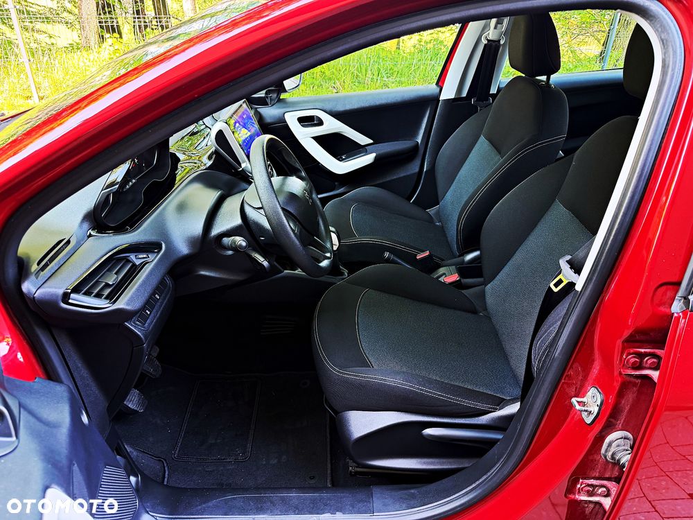Peugeot 208 PureTech 82 Urban Move - 31