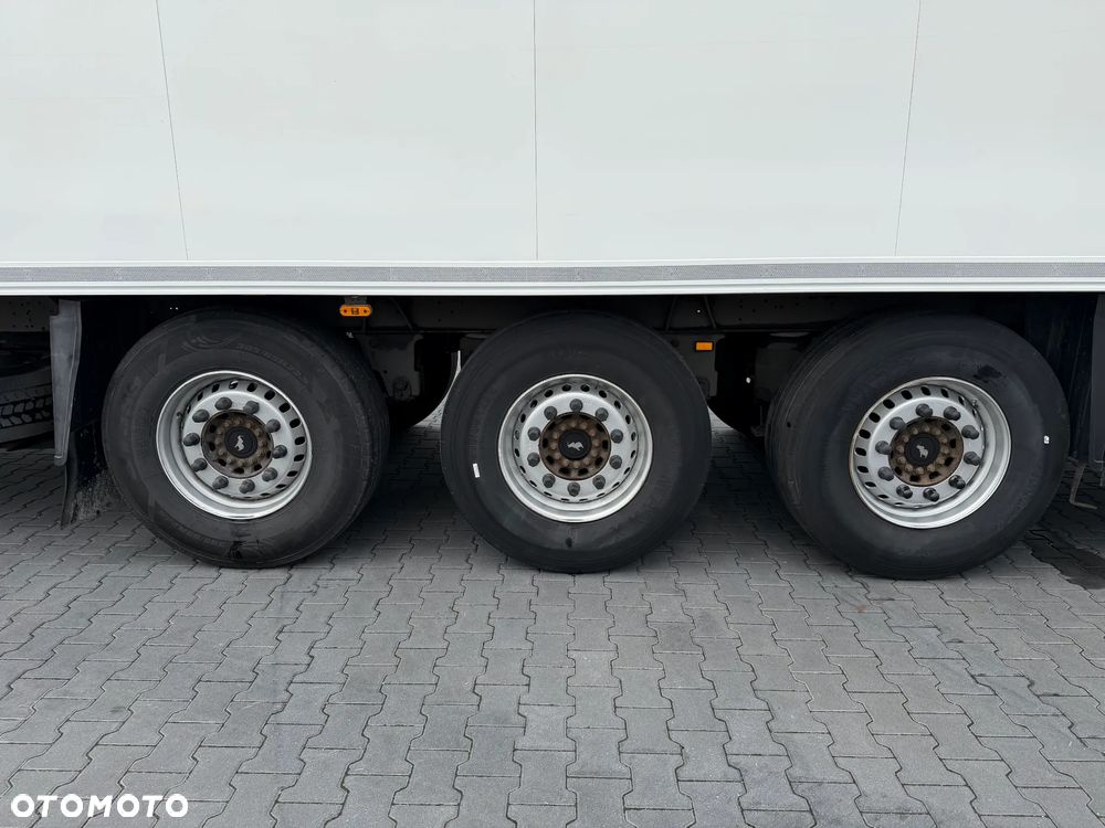 Schmitz Cargobull SKO 24 - 10