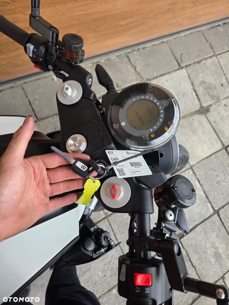 Husqvarna Vitpilen - 15