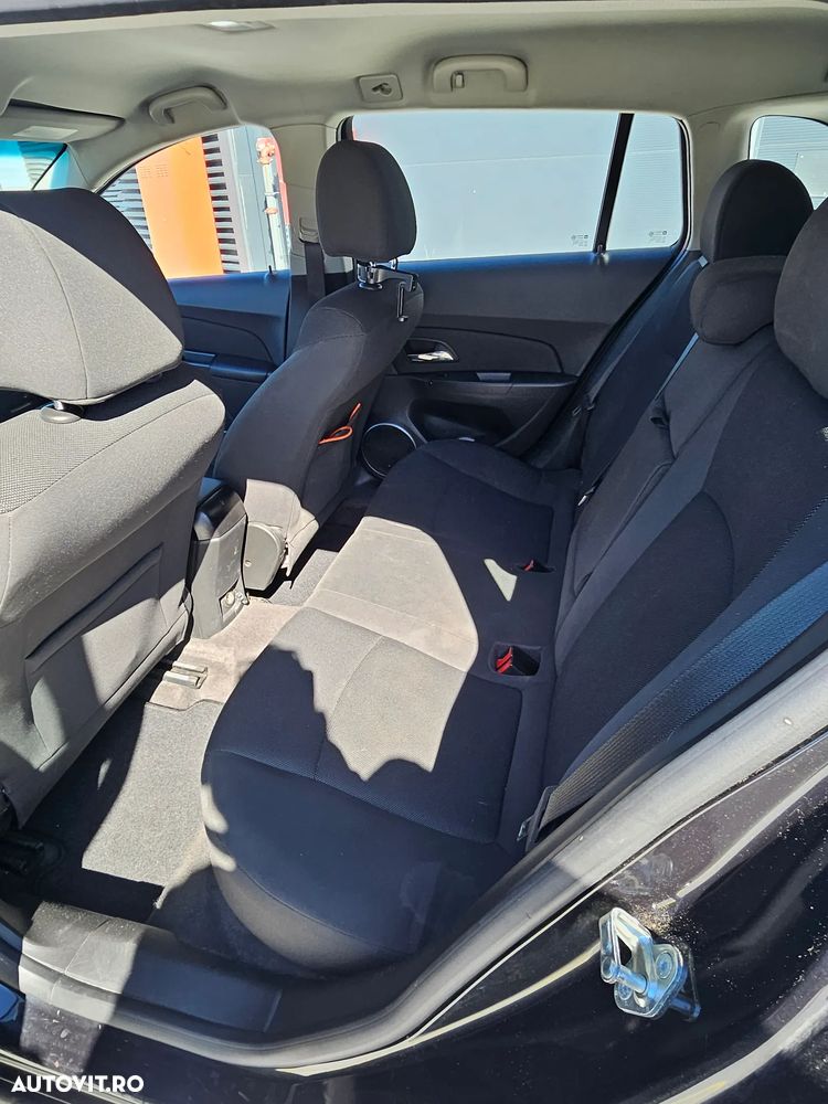 Chevrolet Cruze 1.7 LT - 10