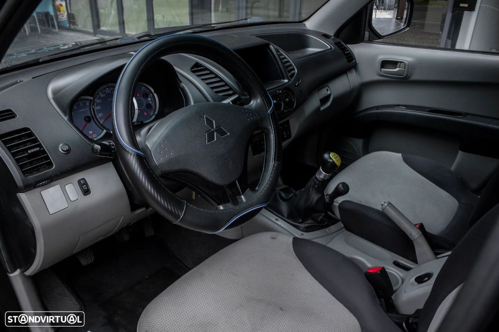 Mitsubishi L200 2.5 DI-D CD Intense 4WD - 22