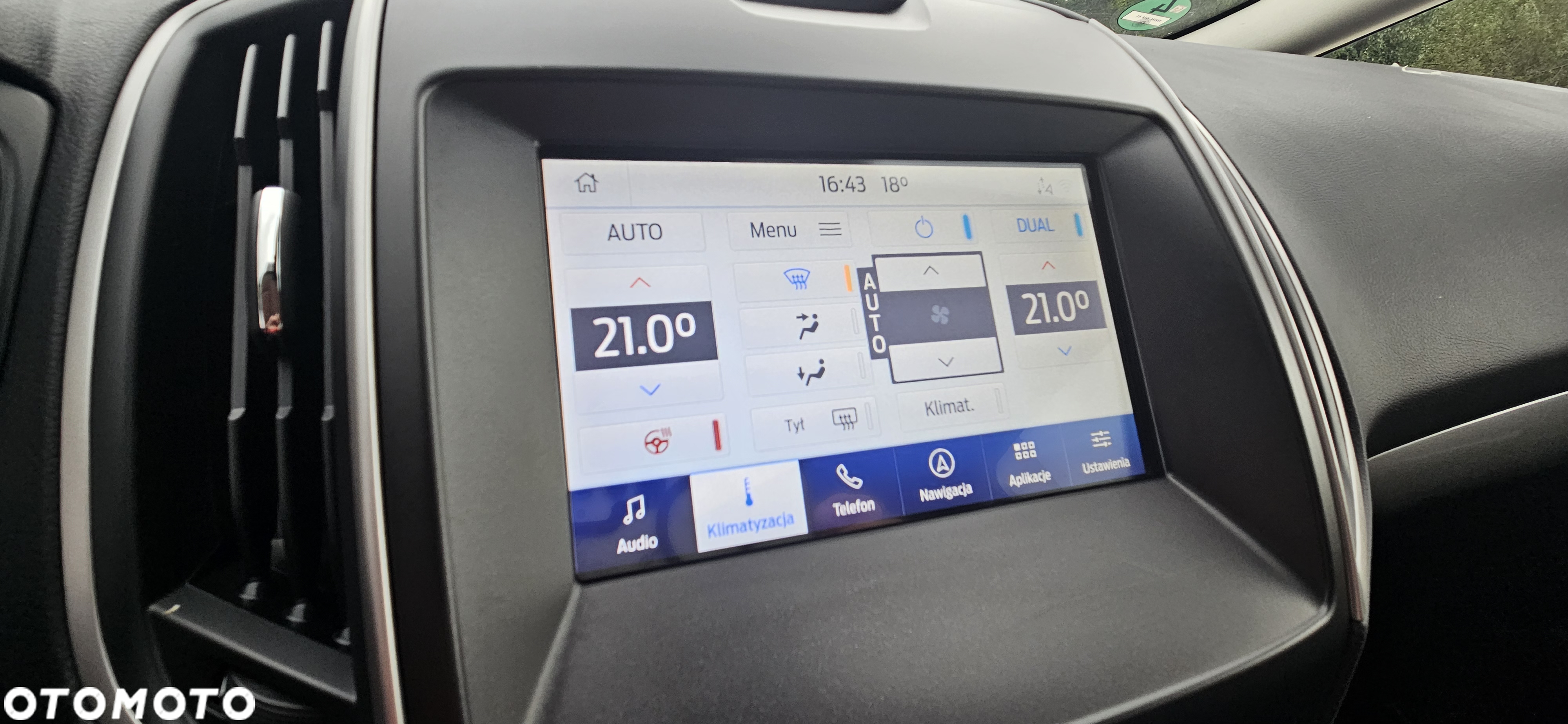 Ford S-Max 2.0 EcoBlue Titanium - 24