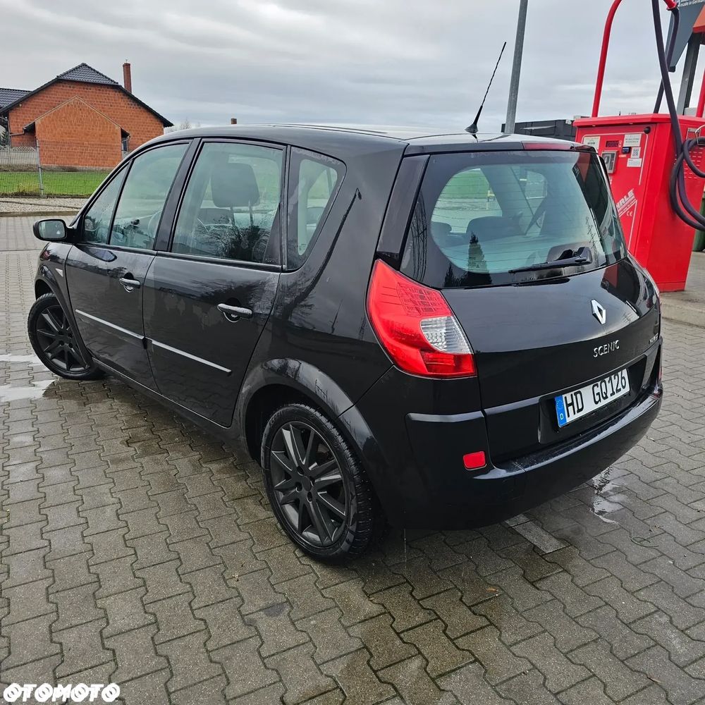 Renault Scenic 1.6 16V Confort Dynamique - 2