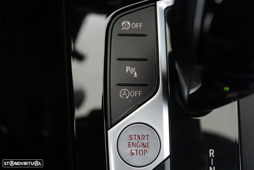 BMW 116 d Pack Desportivo M Auto - 35