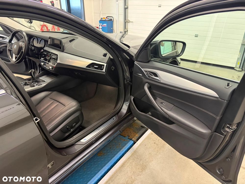 BMW Seria 5 520d Luxury Line - 15