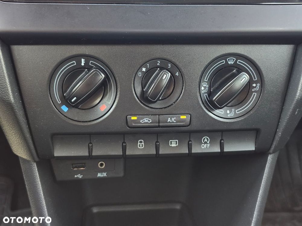 Skoda RAPID 1.2 TSI Ambition - 23