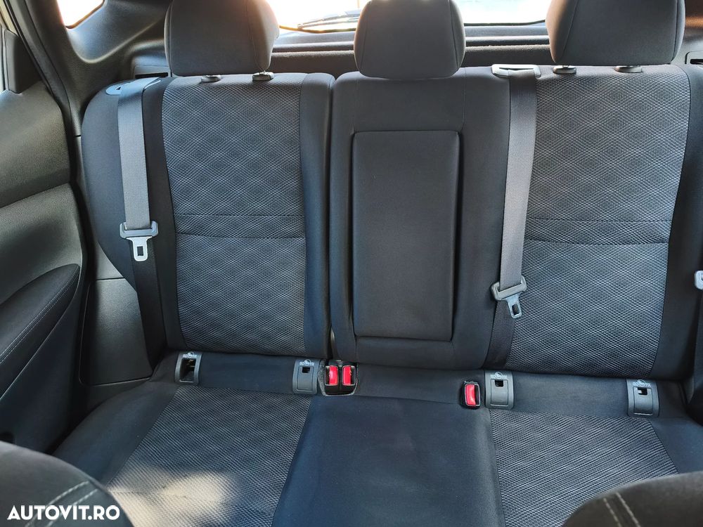 Nissan Qashqai 1.6 DCI Start/Stop X-TRONIC N-Connecta - 8
