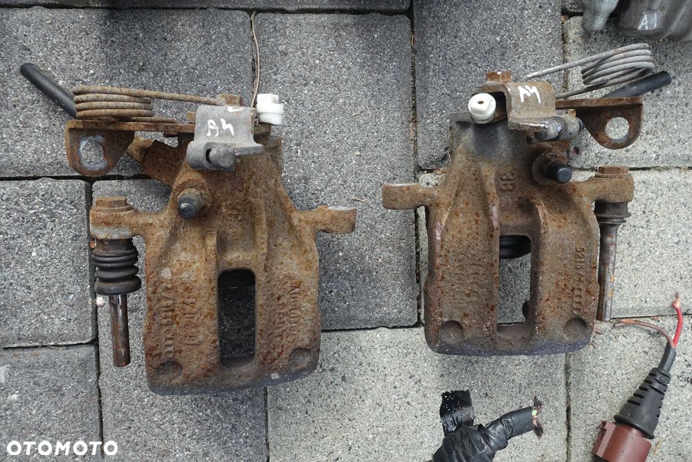 ZACISK TYLNY AUDI A4 B5 B6 B7 A6 C5 QUATTRO  A1 - 5