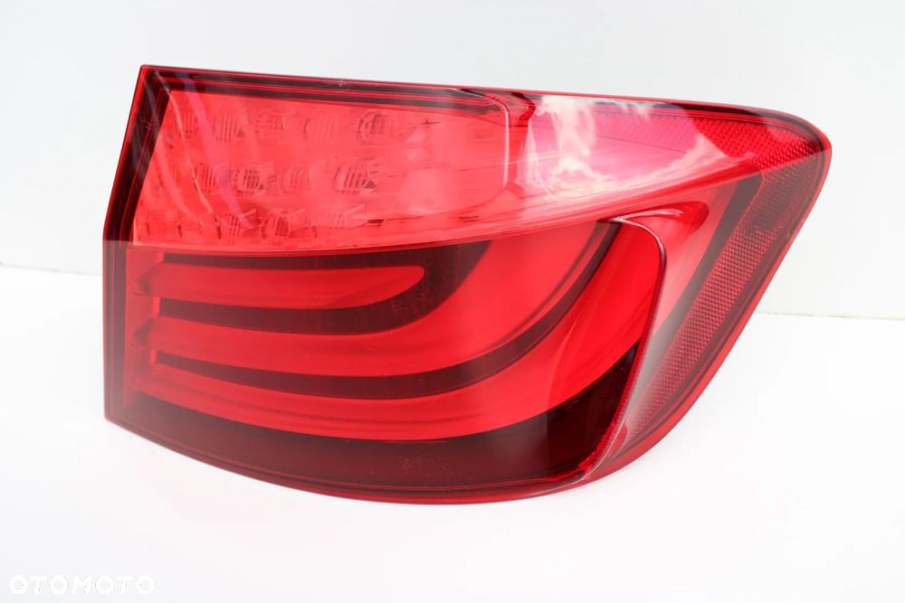 Lampa tylna prawa tył  prawy stan BDB OE BMW F10 2013r - 9