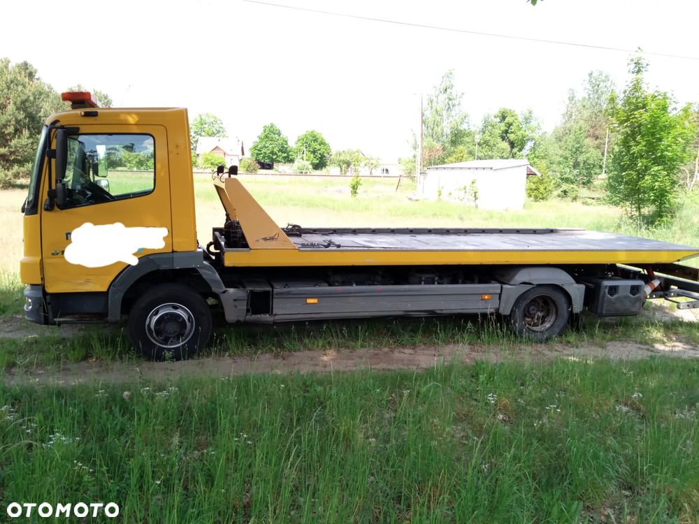 Mercedes-Benz 818 - 6