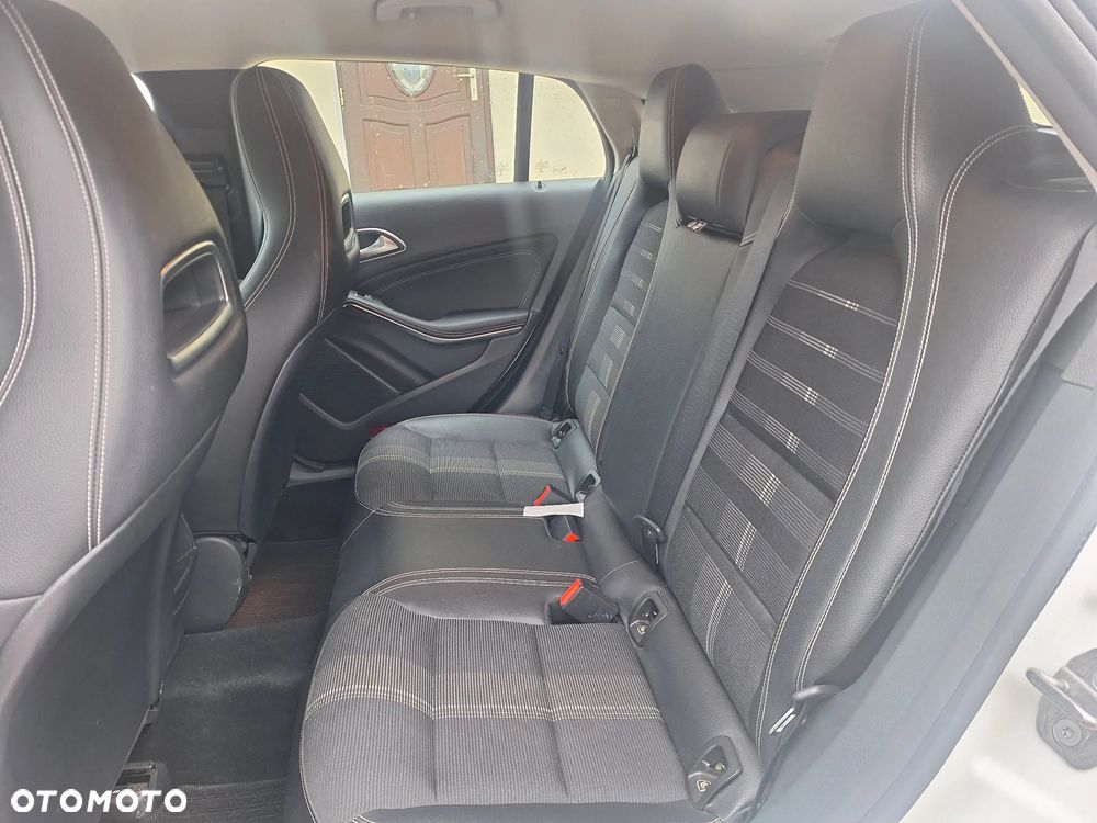 Mercedes-Benz CLA 200 (CDI) d 7G-DCT - 14