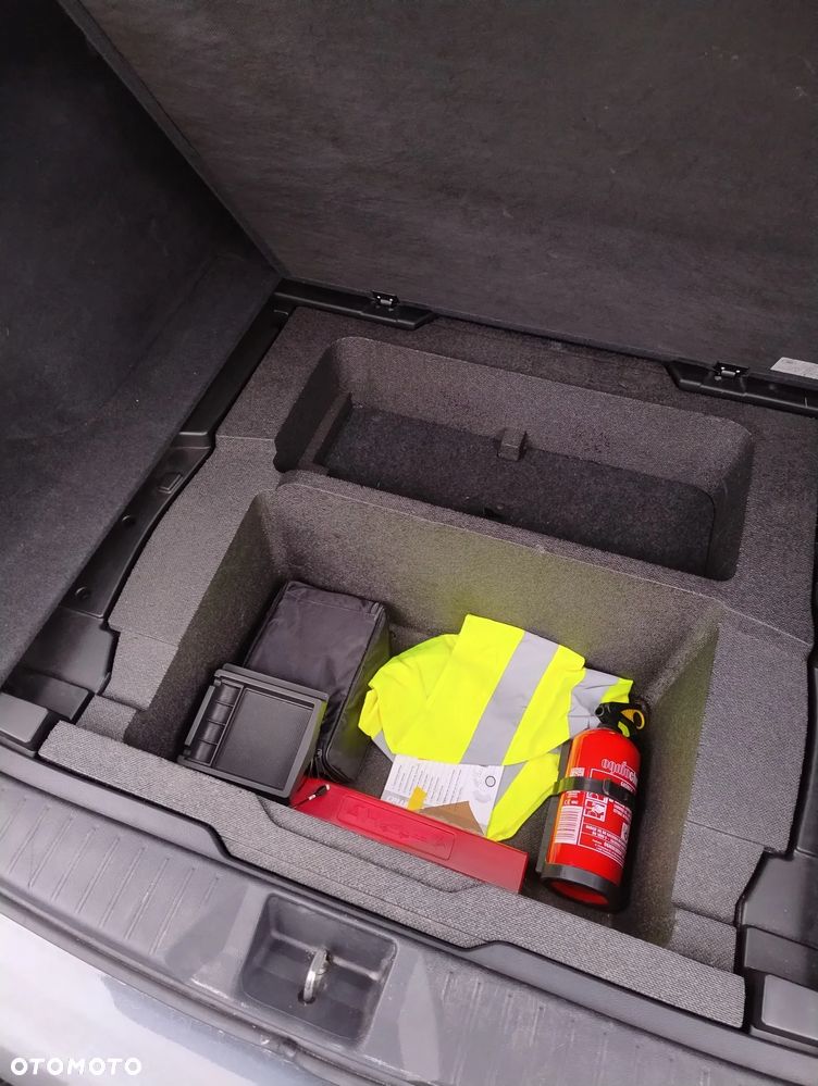 Subaru Outback 2.0D Exclusive Lineartronic - 32