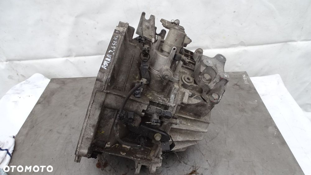 SKRZYNIA BIEGÓW M32 OPEL ASTRA J GTC 1.6 - 3