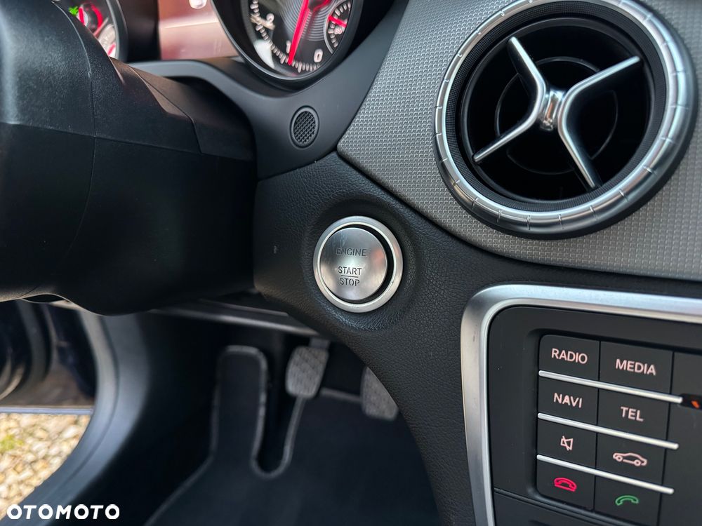 Mercedes-Benz CLA 200 AMG Line - 33