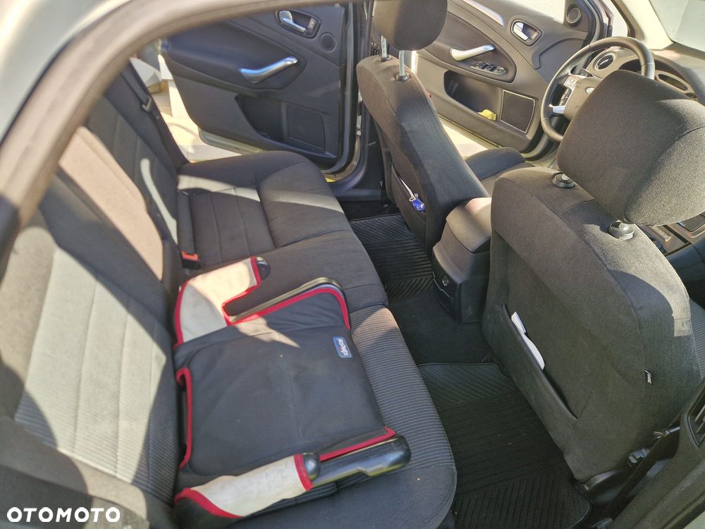 Ford Mondeo - 16