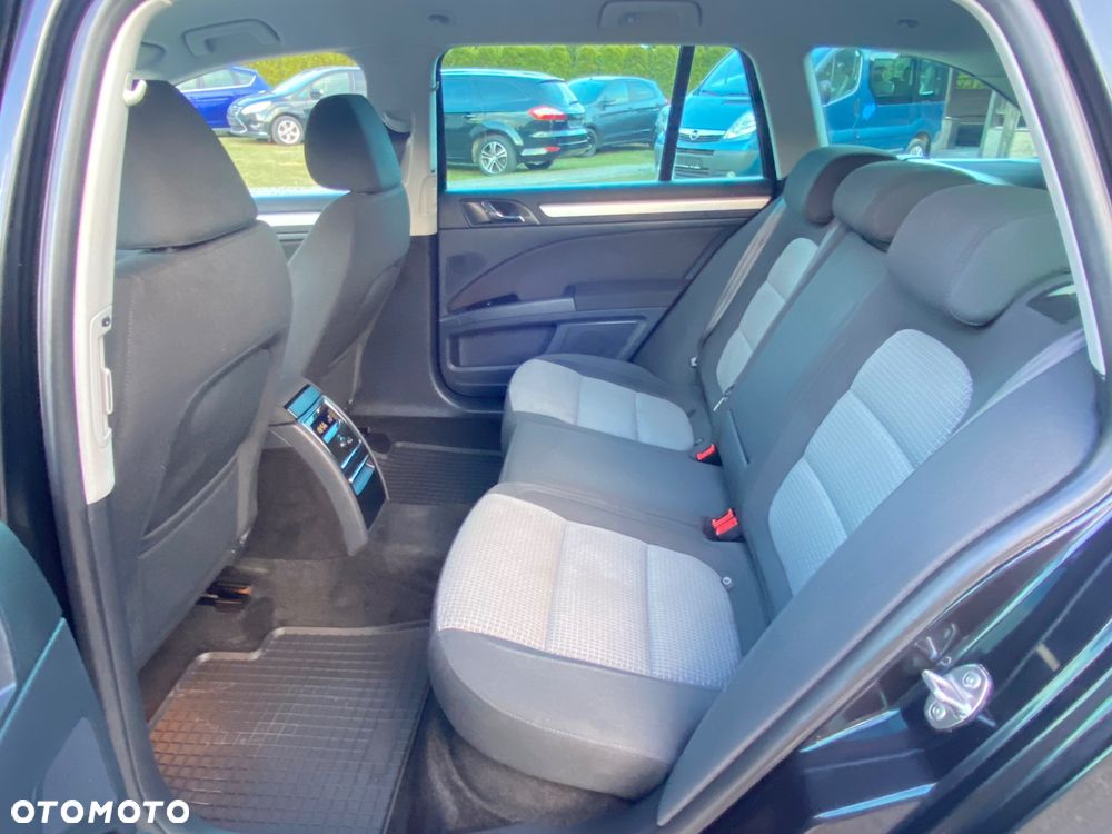 Skoda Superb 2.0 TDI DSG Elegance - 25