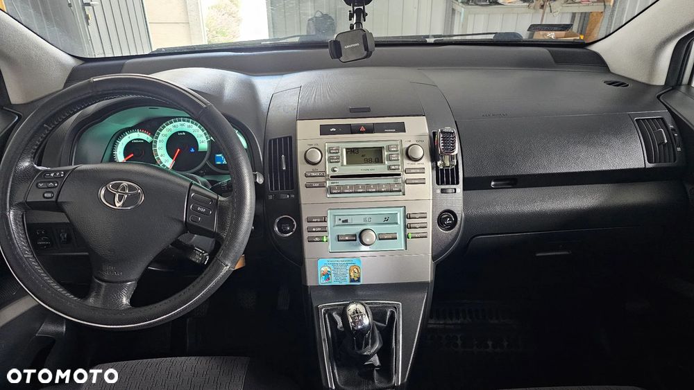 Toyota Corolla Verso 2.2 D-4D Gold - 6