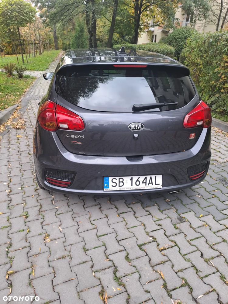 Kia Ceed - 11