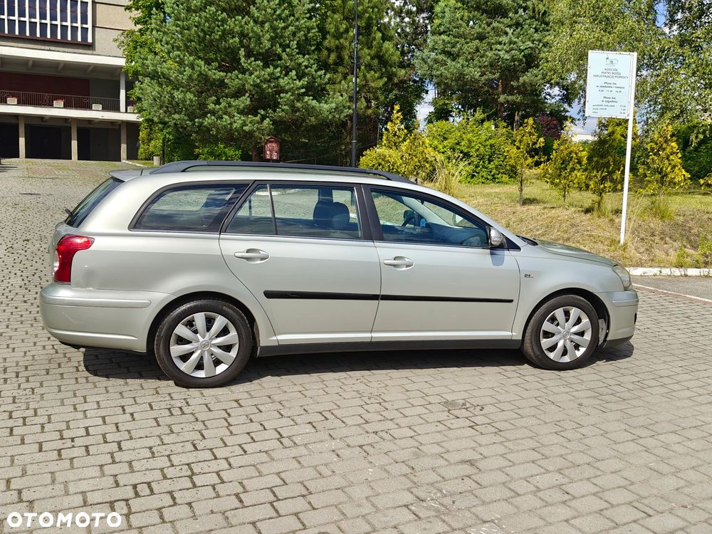Toyota Avensis 2.0 D-4D Premium - 3