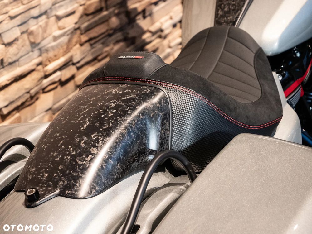 Harley-Davidson Touring Road Glide - 12