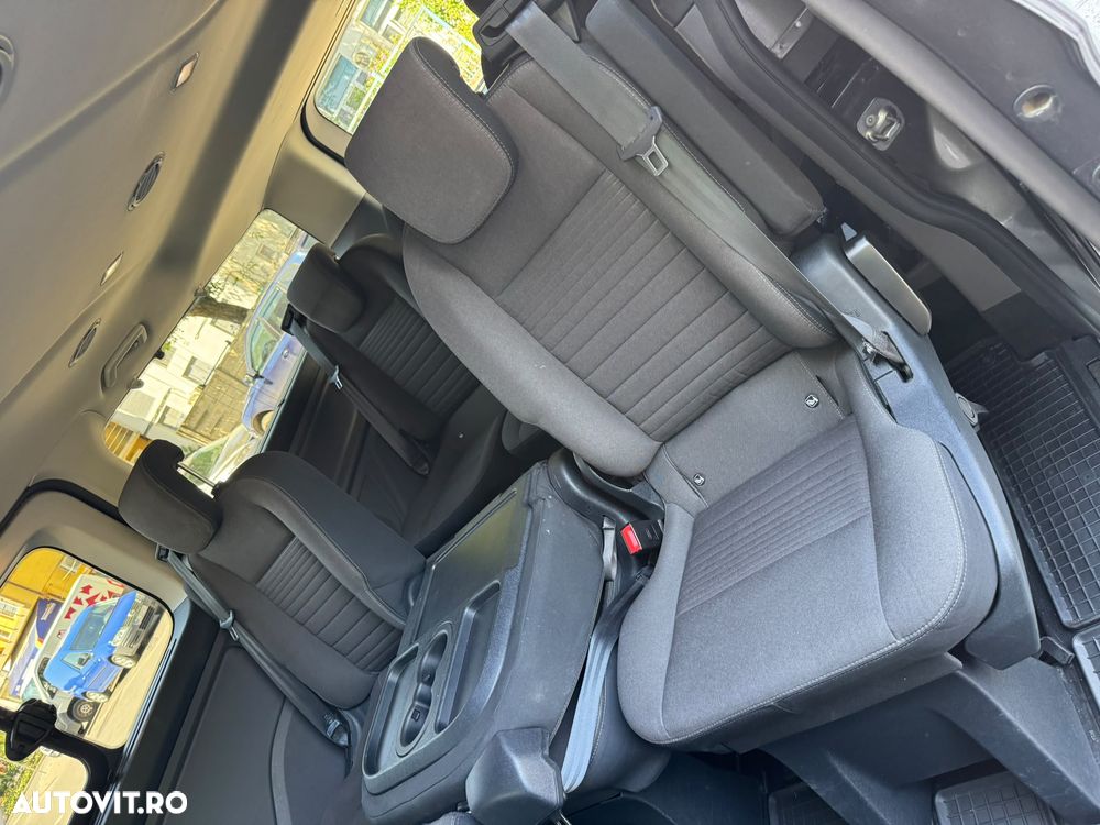 Ford Tourneo - 18